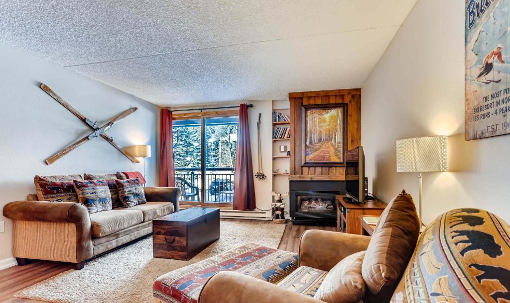 Trails End 105 by Ski Country Resorts, Breckenridge