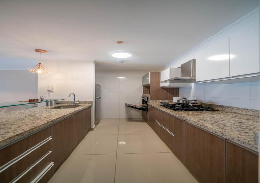 Luxury Flat Miraflores Pool Gym Fast WiFi Balcony - 4