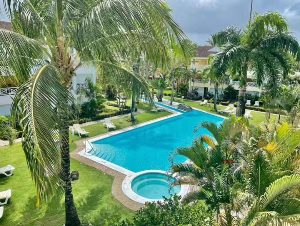 Superbe 2bd apt in gated community 2 steps from everything- Playa Popi, Las Terrenas