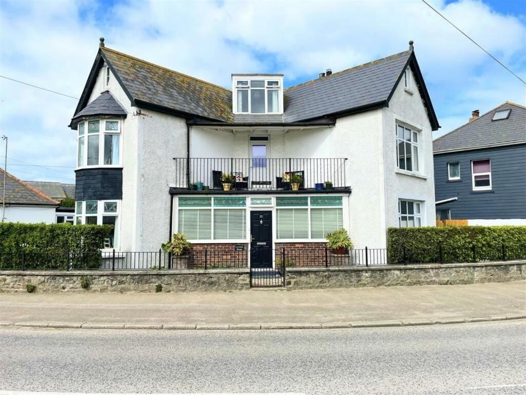 Lowenek House, Perranporth