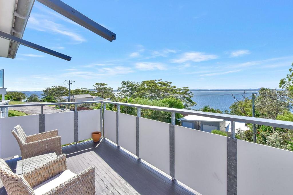 Gloucester Retreat B, 23B Gloucester St - waterviews, Wi-Fi, Linen and Bed Making, Nelson Bay