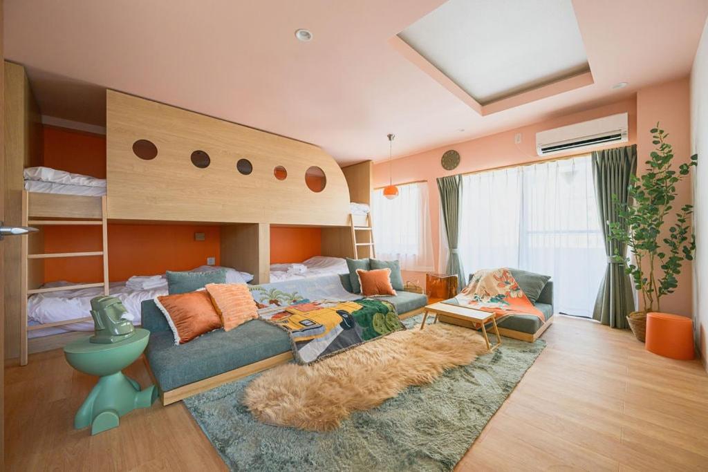 4K Cinema Duplex, 8 Guests, 4 min, Tokio