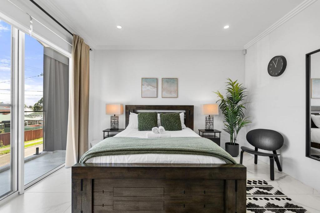 Lidcombe Luxe on Eric Spacious Stay mins to Olympic Park, Sydney