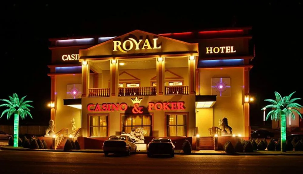Casino & Hotel Royal, hotel in Česká Kubice