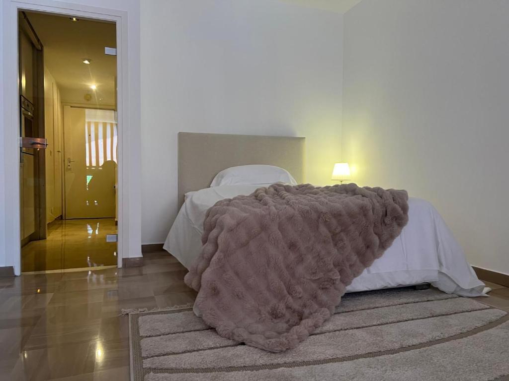 Exclusive Studio One Minute from the Casino Square - 1