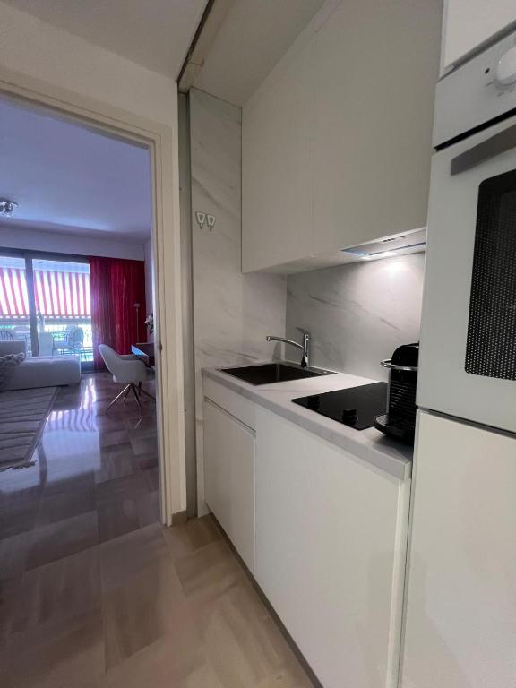 Exclusive Studio One Minute from the Casino Square - 5