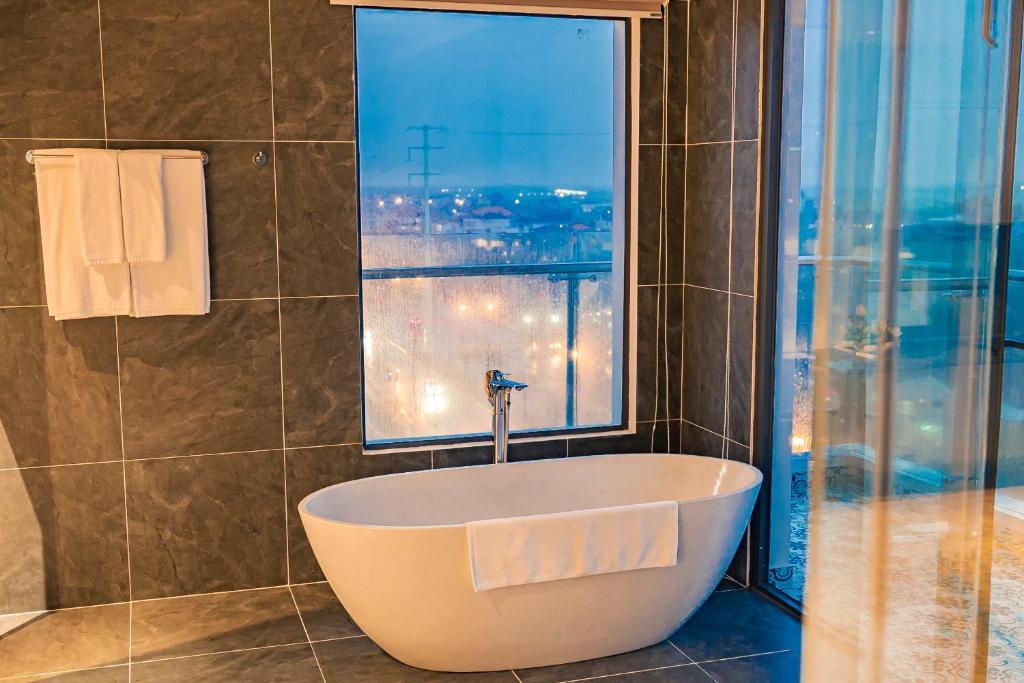 View, LA VELA HUE HOTEL in Hue