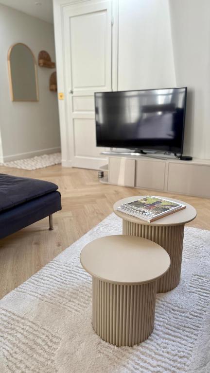 New Apprt 2 Rooms Tour Eiffel - 5