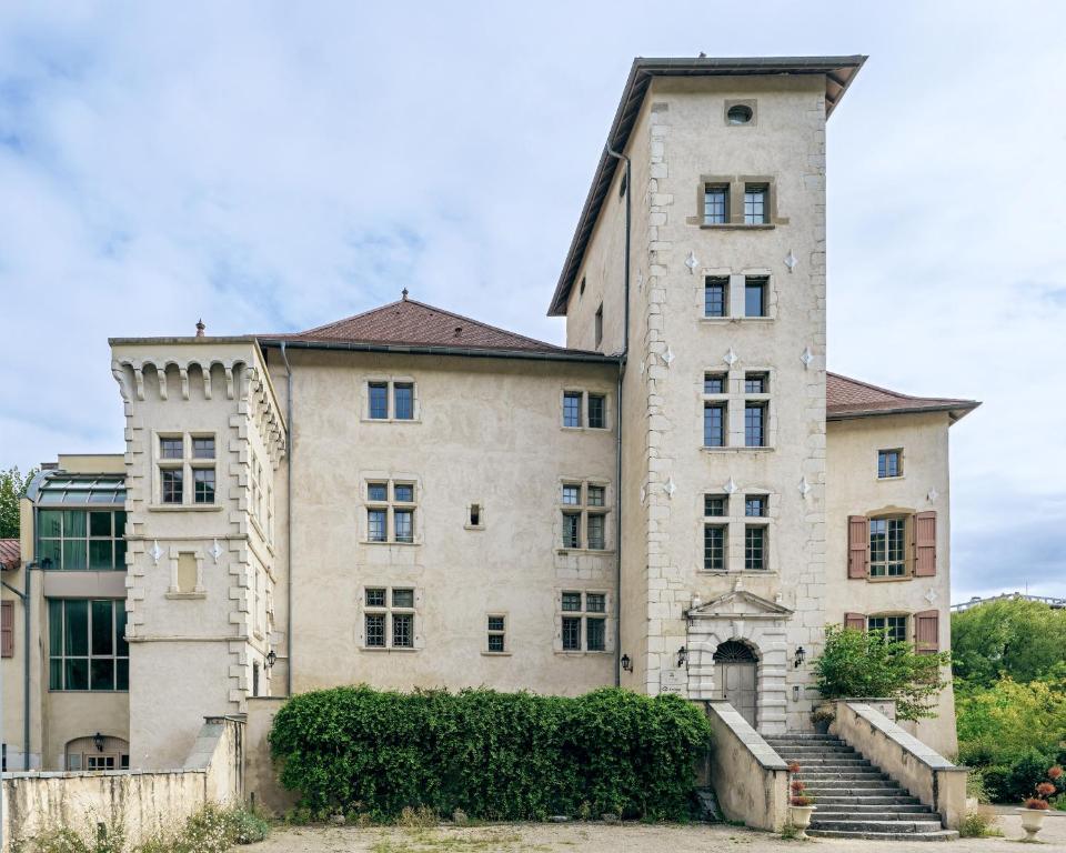 Apparthôtel Tempologis - Chateau de la Rochette - 3