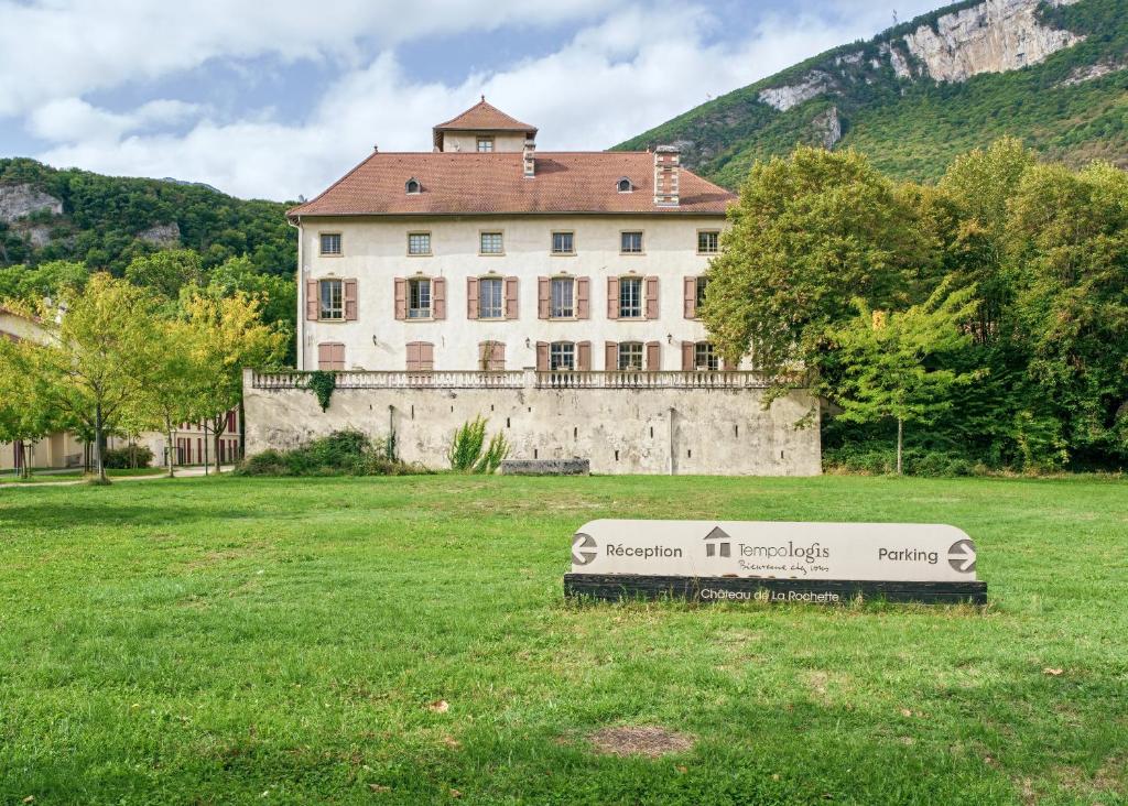 Apparthôtel Tempologis - Chateau de la Rochette - 4