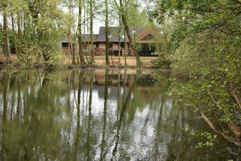 Waters Edge, Pentney