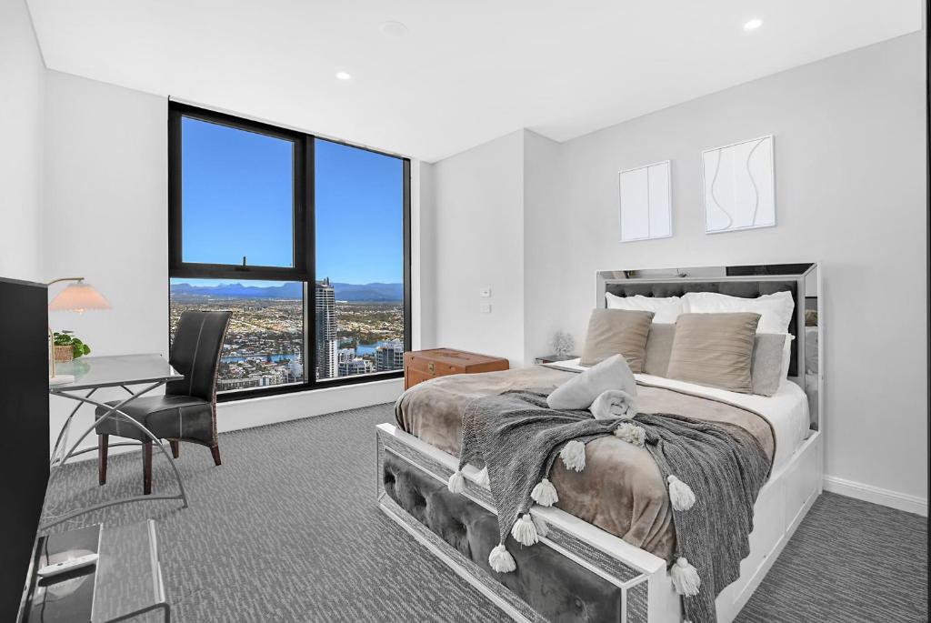 Sky-High Sanctuary Ocean Views - Pet Friendly, Gold Coast
