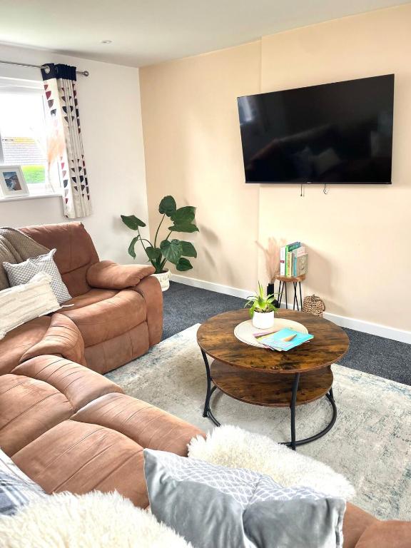 Modern 1 Bed Apartment Sleeps 2, Llanbadarn-fawr