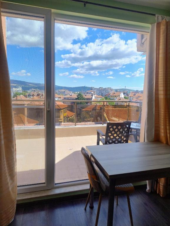 The View - Modern and Central Stay, Vratsa