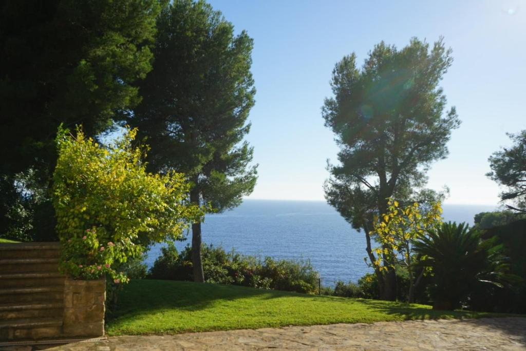 Grande villa familiale vue mer avec piscine - domaine privé à St Cyr sur Mer - 4
