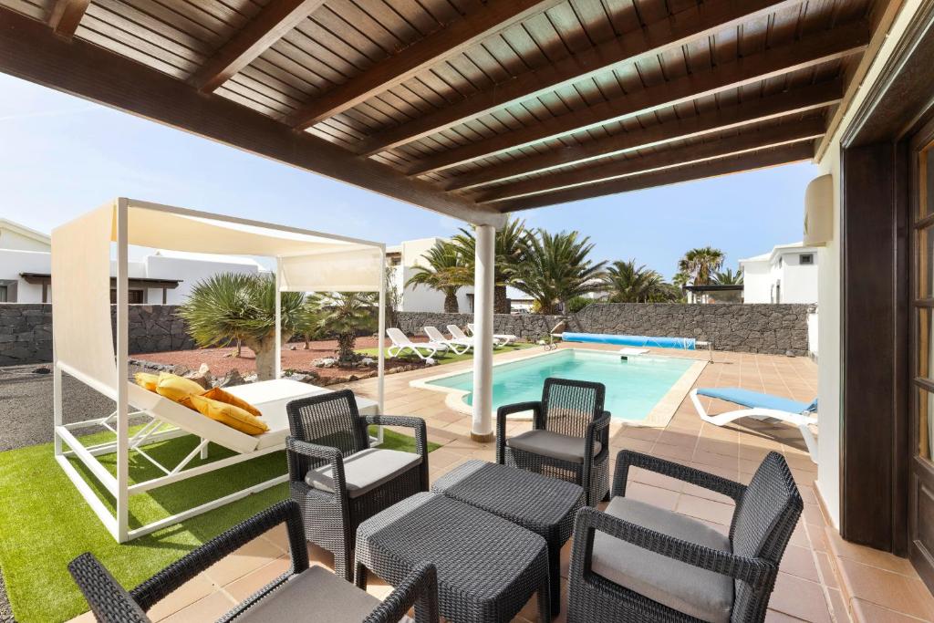 Home2Book Private Villa with Pool, Playa Blanca - 3