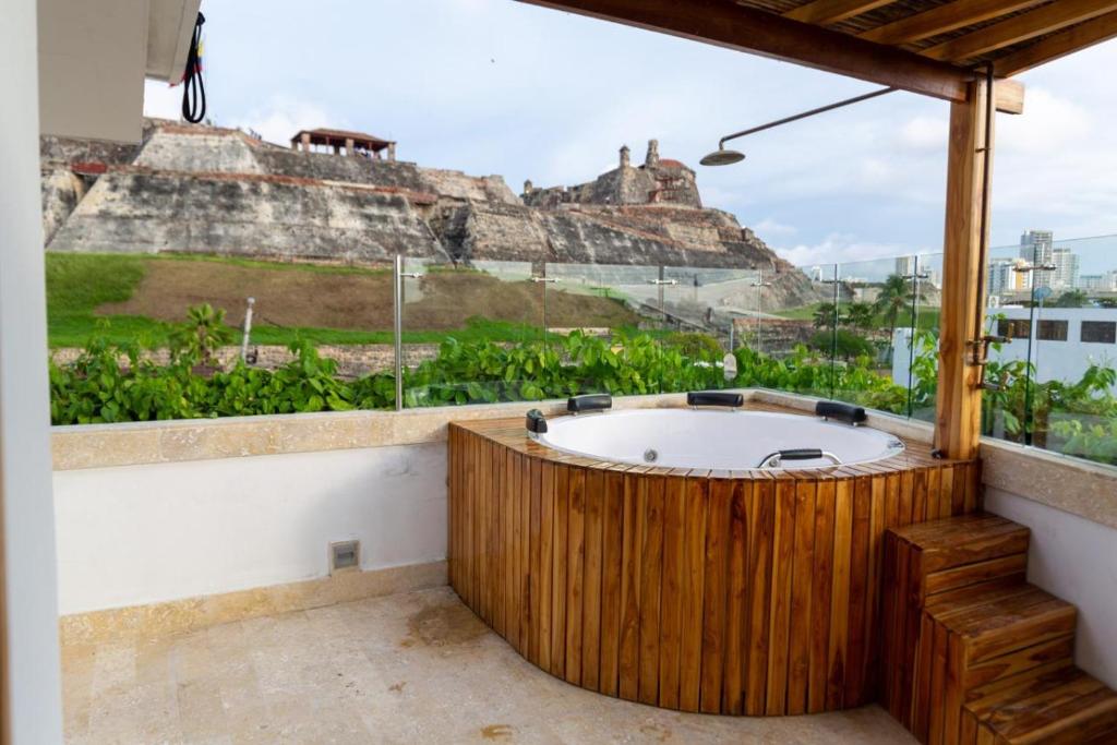 Blue House Castillo View Private Jacuzzi & Colonial Balconies - 1