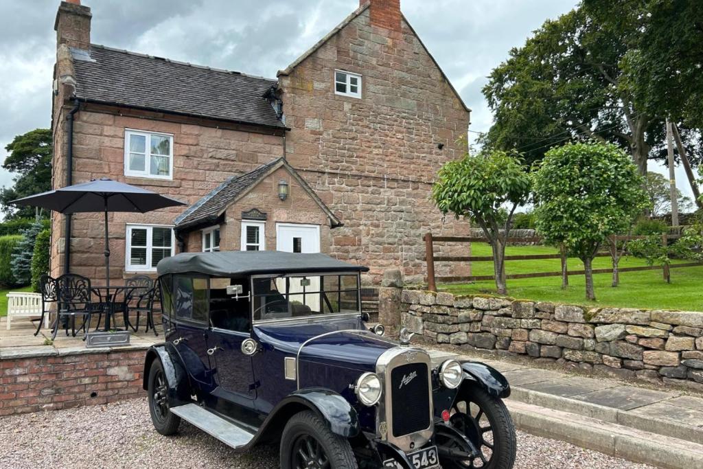 Character 3 Bed Peak Dist Farmhouse Alton Towers, Whiston