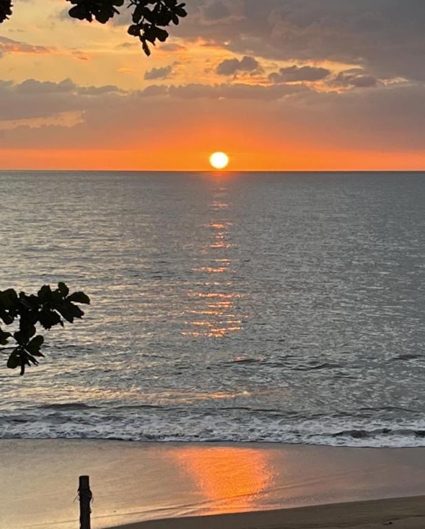 Oceanview Coastal Retreat - 2BR Getaway, Miramar