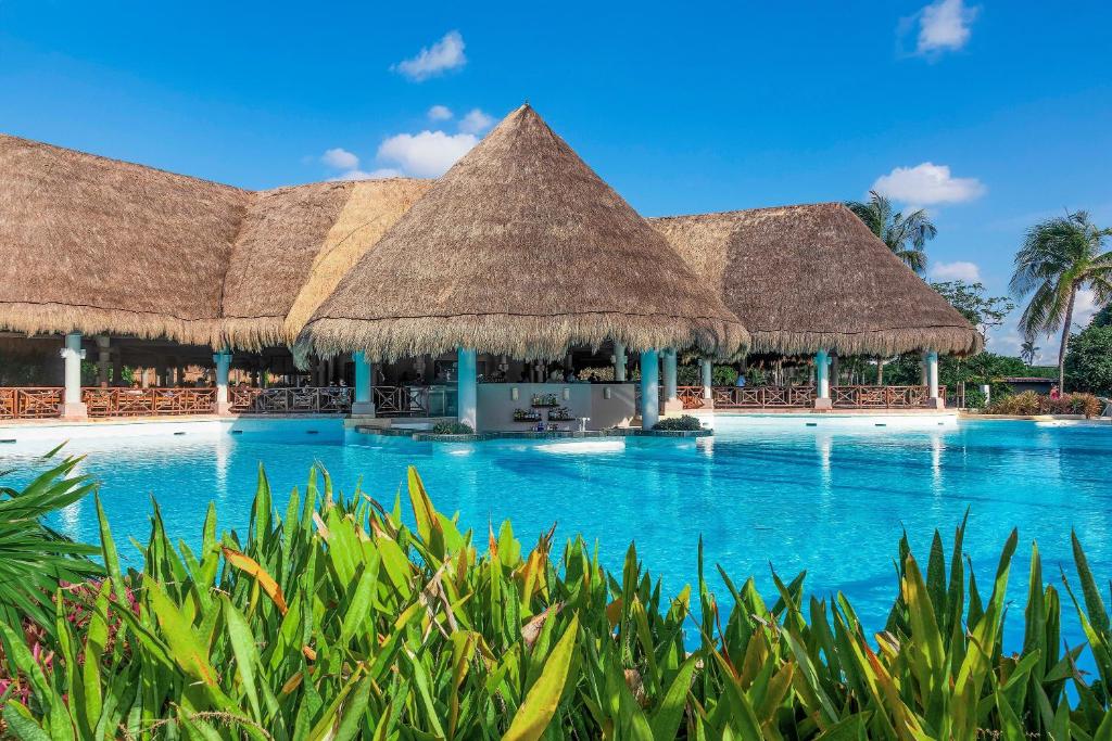 Grand Palladium Colonial Resort & Spa All Inclusive — Xetna, Quintana Roo