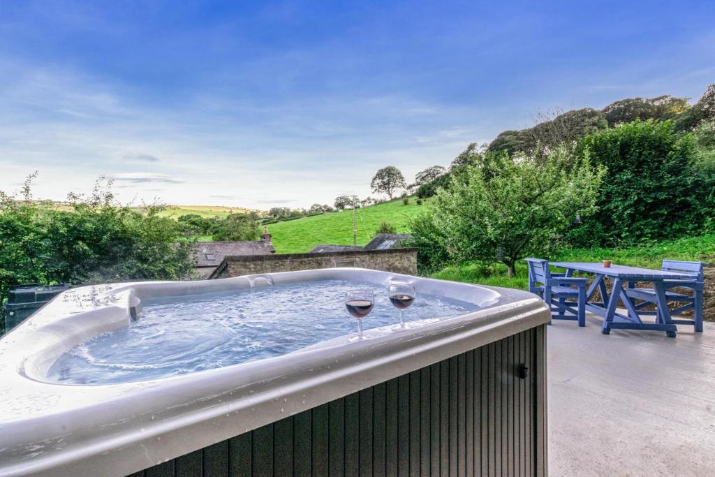 Cwt Bach, Llanfair Talhaiarn