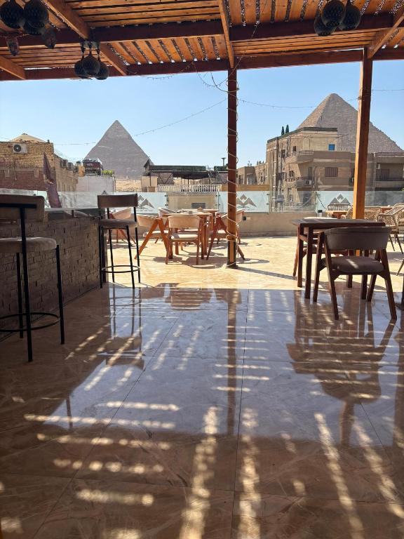 Royal Maktob Pyramids, Le Caire