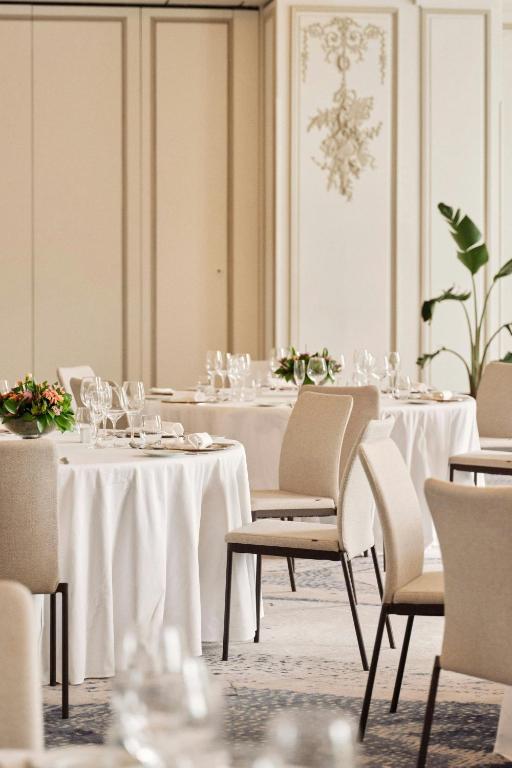 غرفة الاجتماعات/الاحتفالات