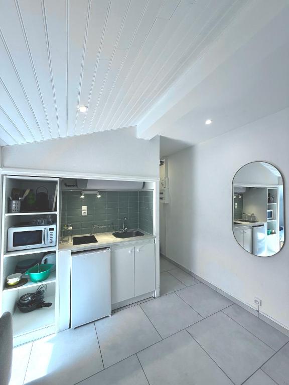 Studio Lumineux & Spacieux, Tout Neuf, Grand Lit - 3