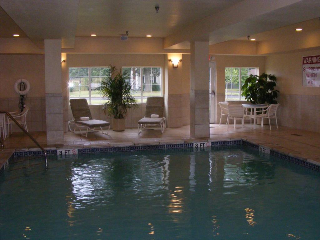 Candlewood Suites Windsor Locks By IHG スイミングプール