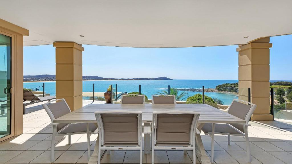 Unit 7 - 3 Bedroom Premier Ocean View, Terrigal