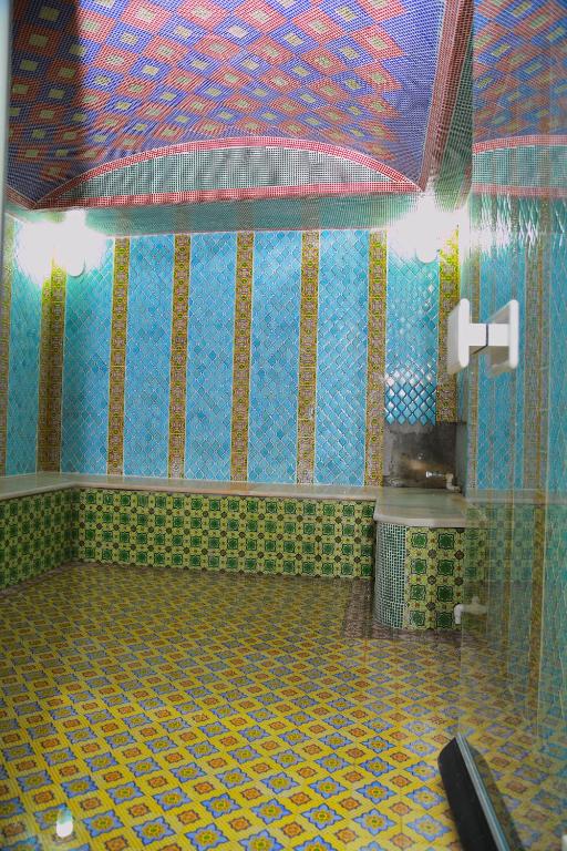 Steamroom