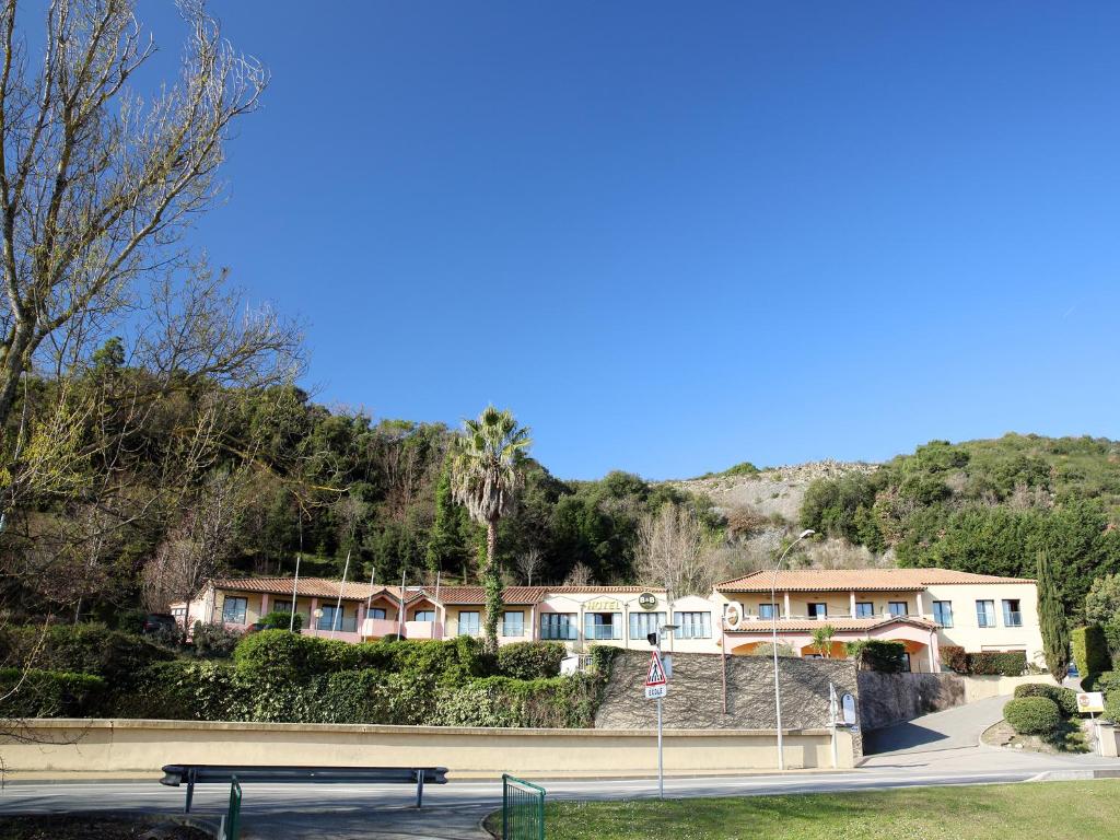 B&amp;B HOTEL Villeneuve Loubet Village — Hotel in Cagnes-sur-Mer