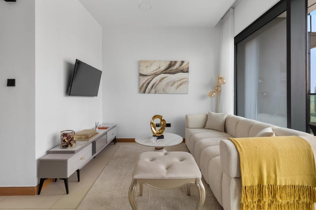 Novity Luxury Vida Marina 1BR Sea View 23th Floor, Dubái