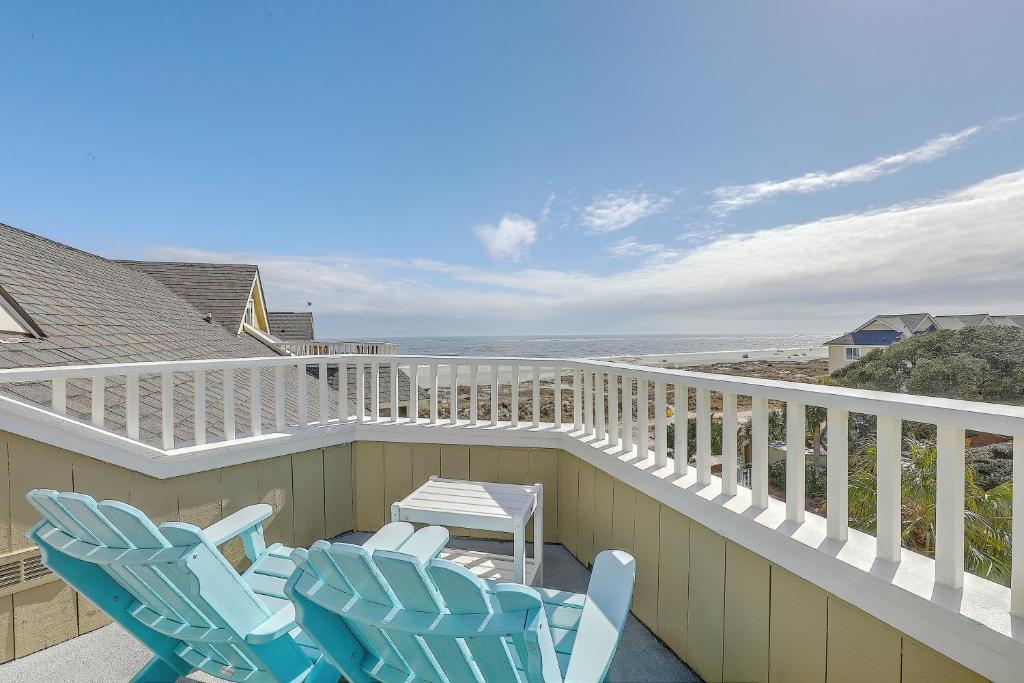 Port O' Call E303 - Sensational Oceanview! Top Floor!, Isle of Palms