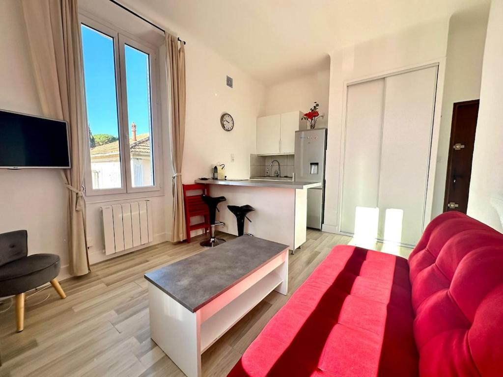 Charmant T2 proche Port Sanary et garage - 1