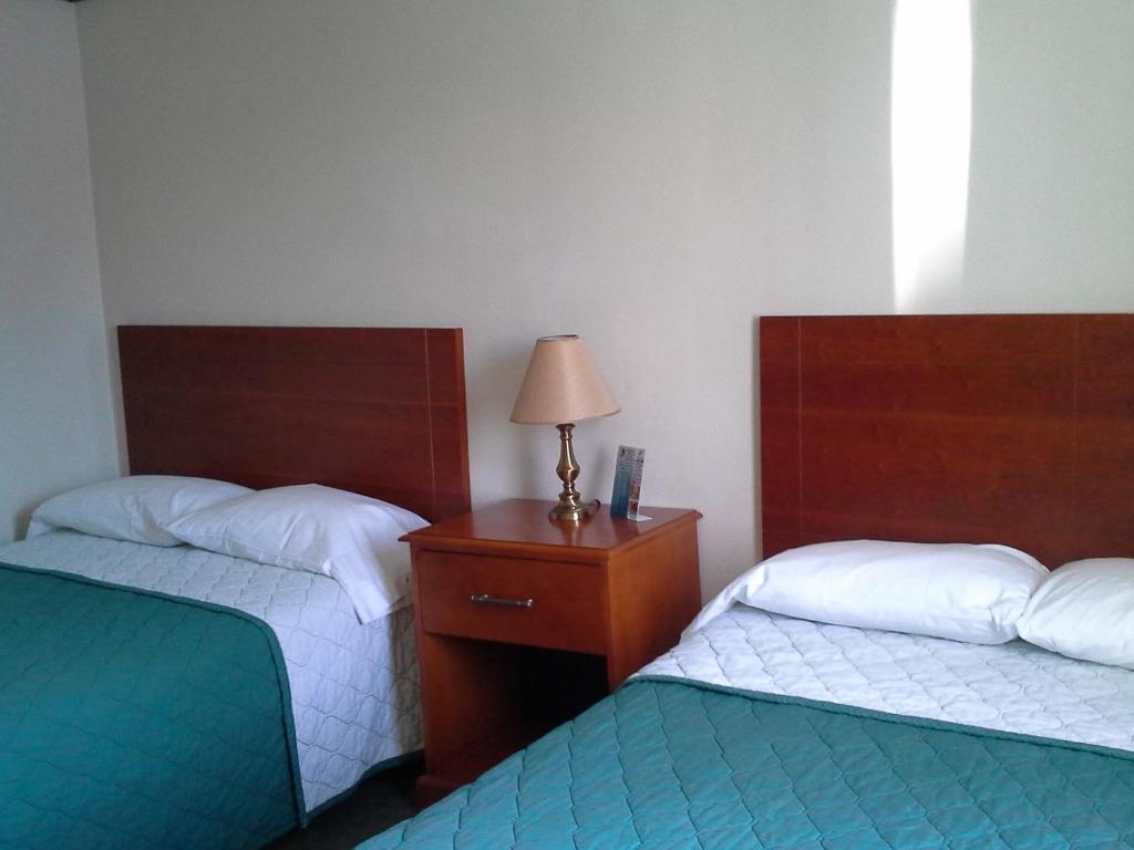 Sunflower Motel photo