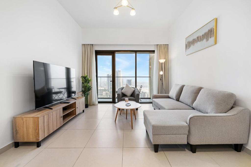 Downtown Comfort Spacious 1BR in Burj Royale, Dubái