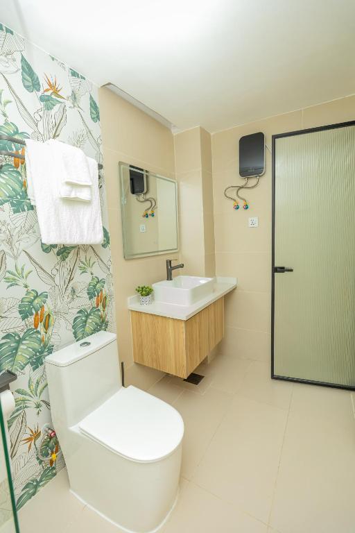 Cloud Nine Airport Views - A Favorite Staycation by Janice, Nairobi