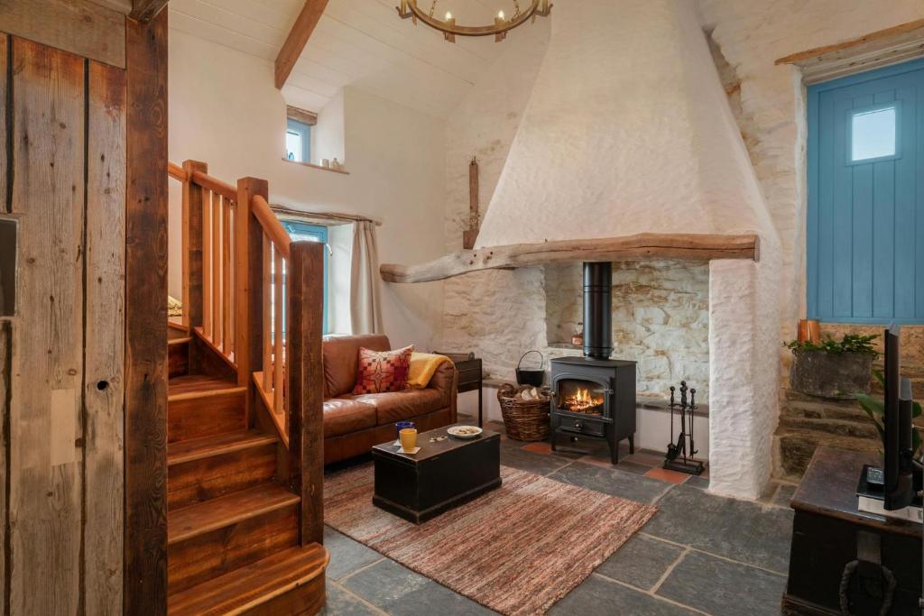 Nyth Fach Nanternis, Llandyssiliogogo