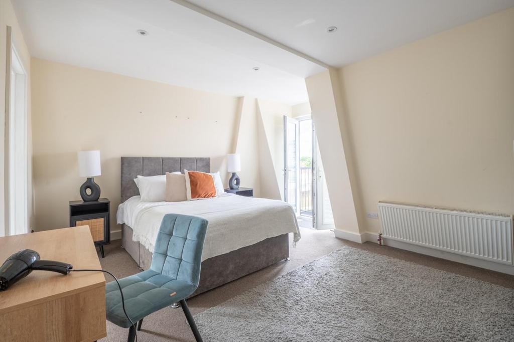 Spacious 3 Bed Apartment in London CRC, London