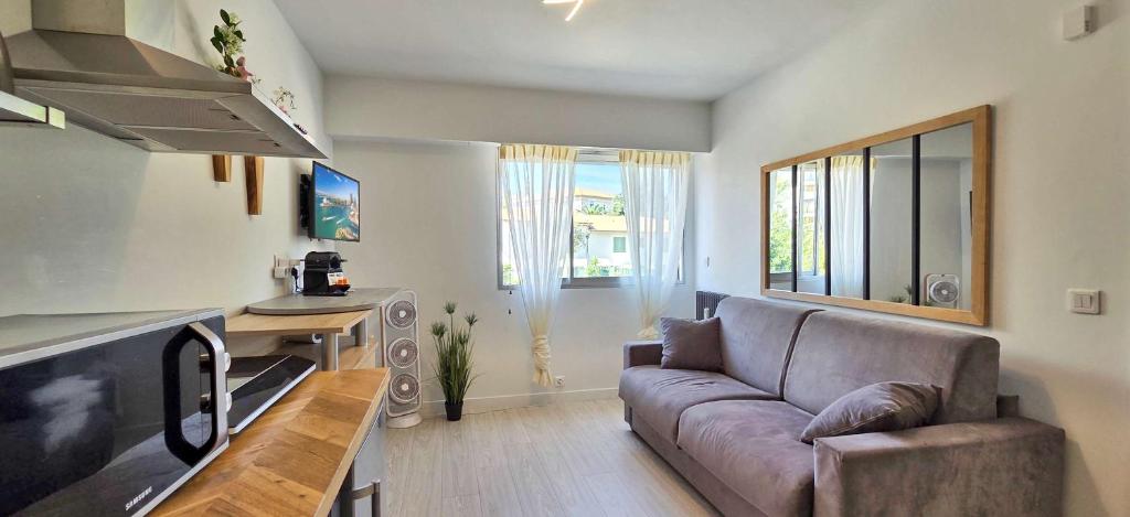 LX147 Studio lumineux centre, confort & autonomie, Cannes