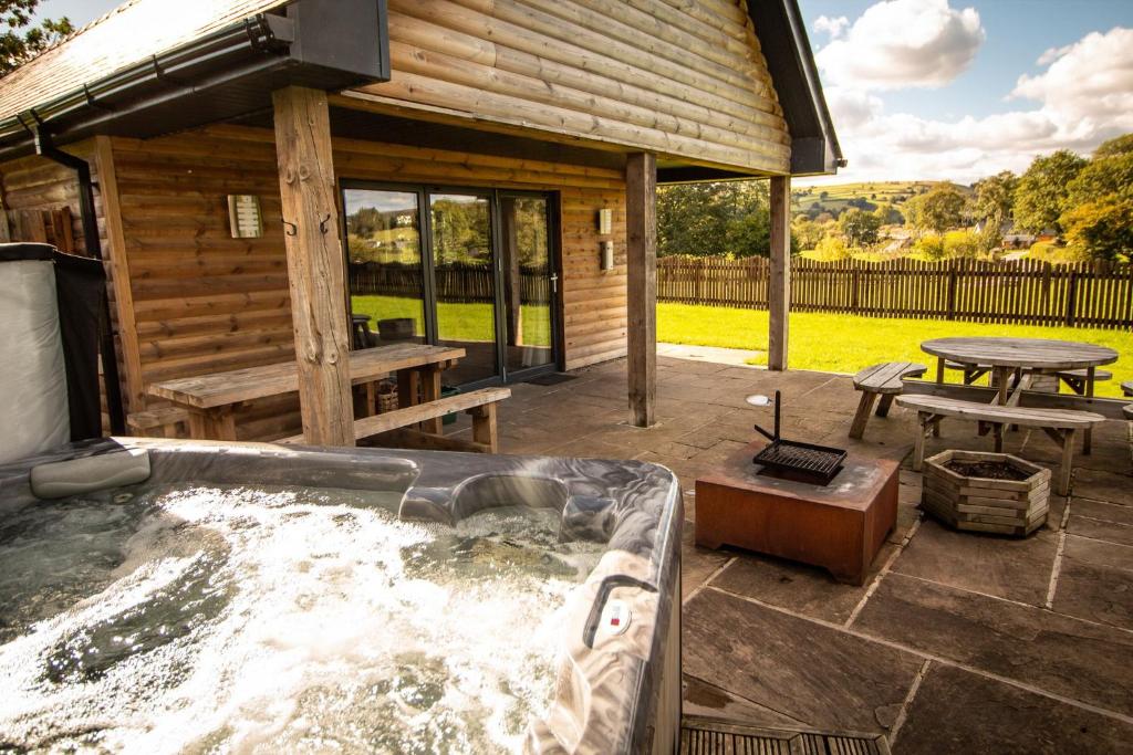 Caban Nant Ddu, Nantmel