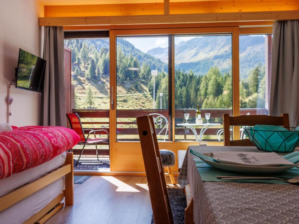 Studio Rosablanche D13 by Interhome - 2