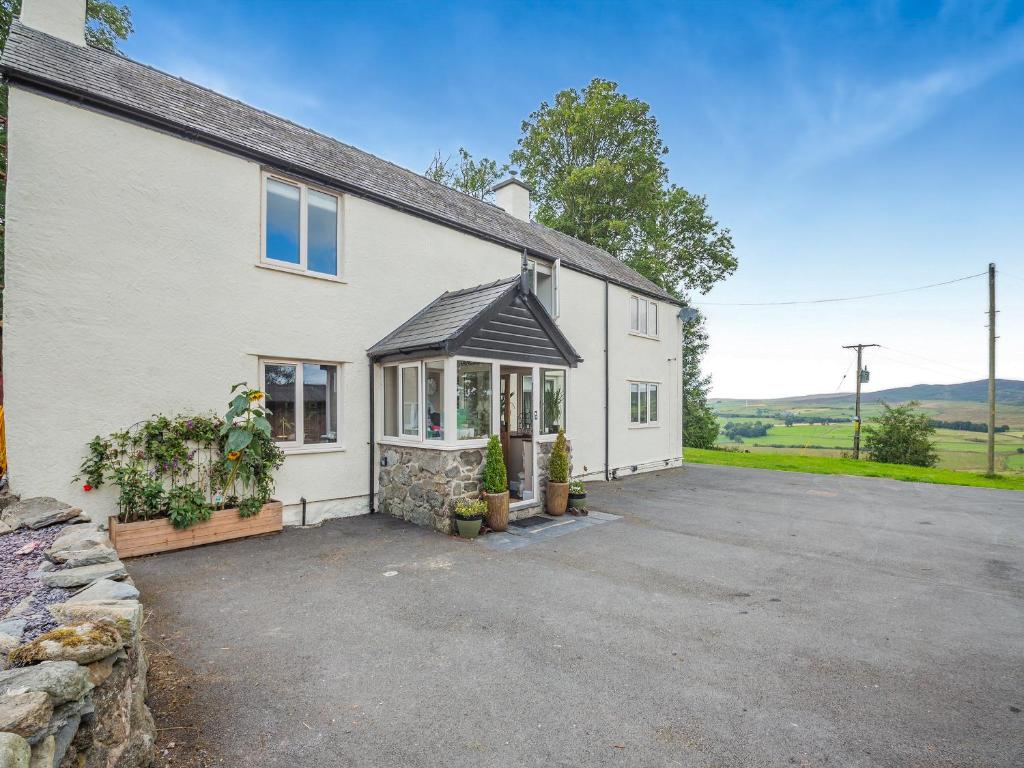 Cefn Hir Fynydd, Cerrig-y-Druidion