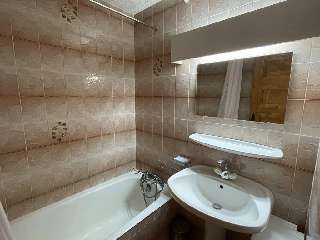 Chalet Genévrier - Charmant T2 superbe vue et proche pistes - 5 personnes - ASAI215-006 - 5