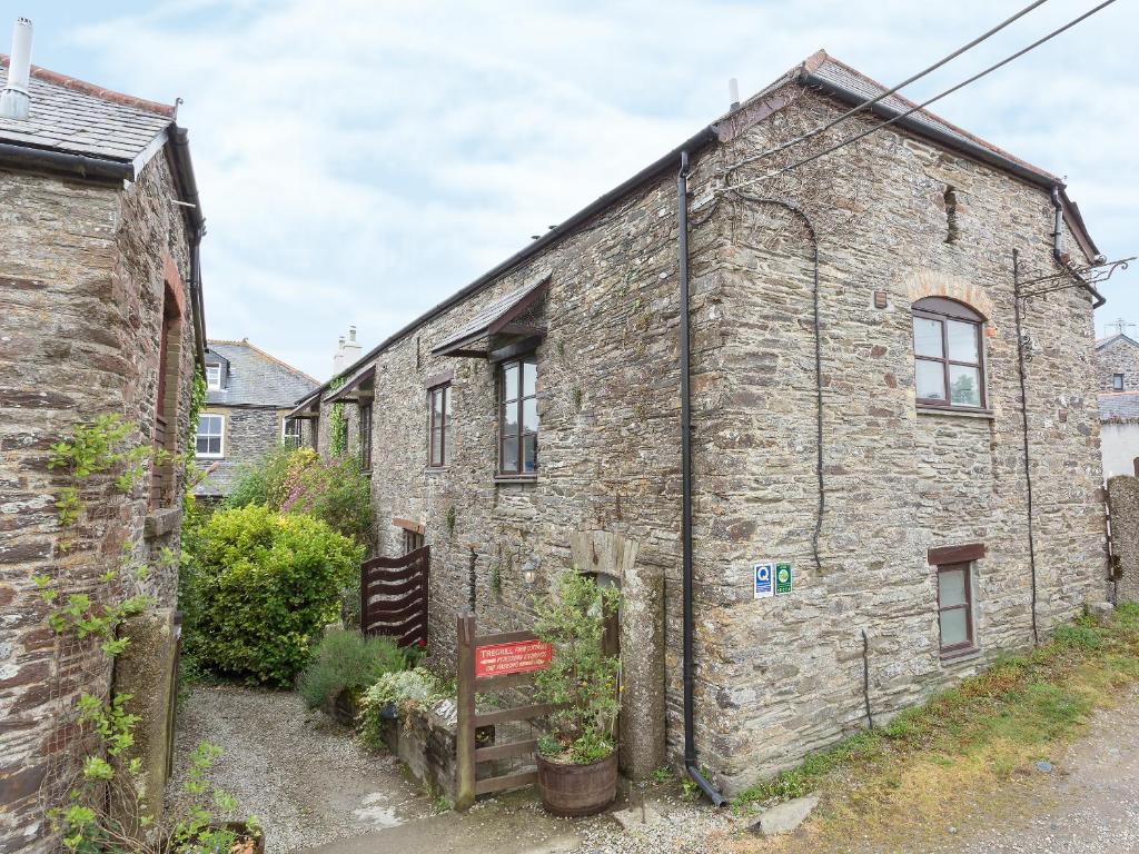 Moderno-Uk12748, Menheniot