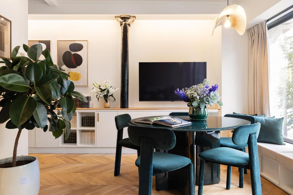 La Suite - Voltaire II - 2 bedrooms with AC - 3