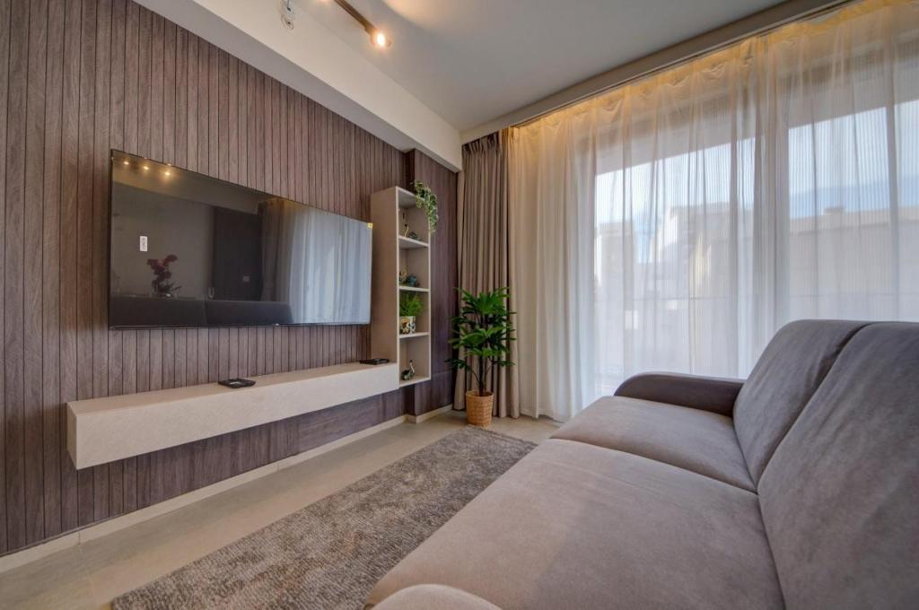 Mercury 317 - 2x Free Pool Access & Shopping Mall, St Julian's