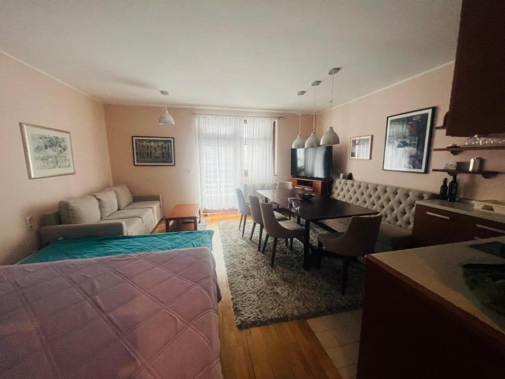 Cozy Bianca Studio - 2