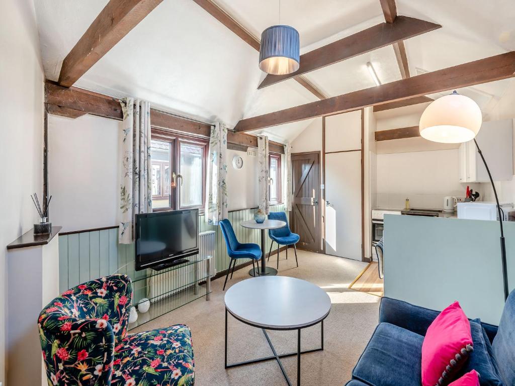 Robin - Uk48171, Colchester